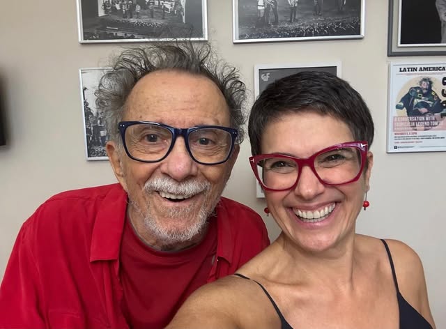 Senhor Cidadão, Parabéns pelos 90 anos bem vividos ! E obrigada pela sua obra necessária ! Viva Tom Zé !