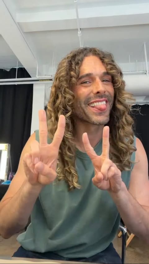 Jonathan’s hair day, powered by Curl Defining Mousse. Watch it work in real time, one step for soft, plump, defined curls that hold up all day. No flakes, no stiffness, just curls that bounce. Now available in-store @…