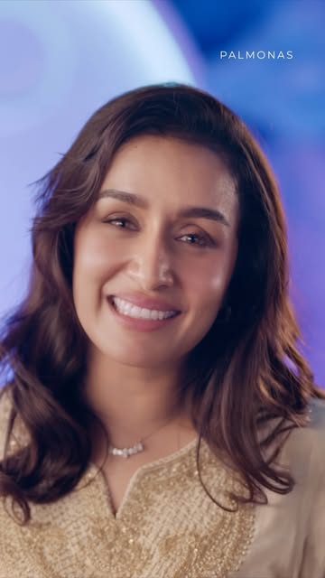 The only thing husbands should be skipping is a meal, not the gifting memo. 🤭 @shraddhakapoor has made the rules clear. ✨ And we’ve sweetened the deal with an extra 5% OFF! And just like that, your Karva Chauth gifti…