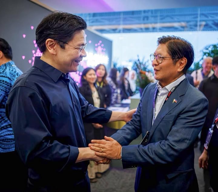 It was a pleasure to meet with 𝙋𝙧𝙞𝙢𝙚 𝙈𝙞𝙣𝙞𝙨𝙩𝙚𝙧 𝙇𝙖𝙬𝙧𝙚𝙣𝙘𝙚 𝙒𝙤𝙣𝙜 during my Working Visit to 𝘚𝘪𝘯𝘨𝘢𝘱𝘰𝘳𝘦. 🇵🇭🇸🇬 As the 𝘗𝘩𝘪𝘭𝘪𝘱𝘱𝘪𝘯𝘦𝘴 prepares to hand over the 𝗔𝗦𝗘𝗔𝗡 Chairship…