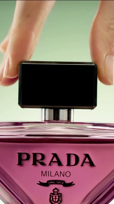 Paradoxe Sweet Chemistry: revealing rather than defining. #PradaBeauty #PradaFragrances