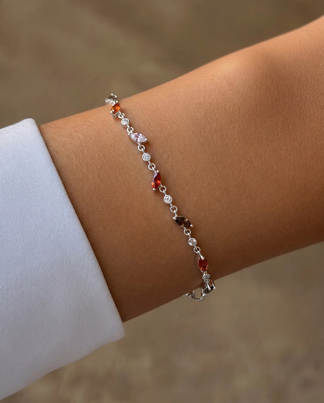 I vostri preferiti per l’autunno ✨ 🍂 Bracciale Foliage 🍯 Anello Honeymoon Nella prossima collezione autunnale cosa vi piacerebbe trovare? Vi leggiamo 🫶🏻