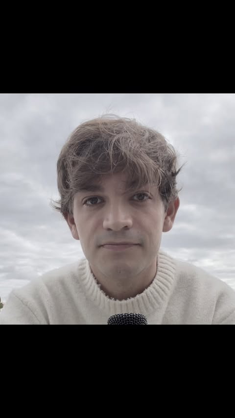 Presque rien…. Ma prochaine chanson, LE TEMPS D’UN ARRÊT, sort ce vendredi. Pre-save en bio pour être le premier à l’écouter !