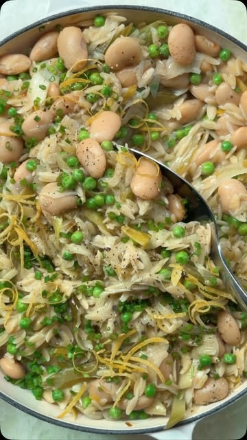 ⭐️⭐️ULTIMATE LEEK & BUTTER BEAN ORZO⭐️⭐️ Is there anything quite as comforting as a big bowl of creamy orzo at this time of year? This is one of those recipes we find ourselves coming back to again and again as the ev…