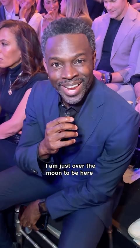 @missjuliastiles’ dancing in circles around the ballroom, and @seanpthomas is here to support. 💕 Save the Last Dance is now streaming on Hulu and Hulu on Disney+.