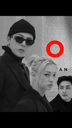 ⠀ [D‘FESTA THE ORIGIN] KANON NO.48 찰나의 순간을 영원한 기록으로- ”지금 이 시대의 K-POP은 어떻게 기억되어야 할까요?“ 서로 다른 속도로 움직이는 48명의 아티스트는 거대한 악보 위를 흐르는 음표처럼 교차합니다. 각자의 걸음은 저마다 다른 리듬을 만들고, 그 리듬은 한 공간 안에서 만나 기념비적인 장면을 완성합니다. G-DRAGON, BTS, Stray…