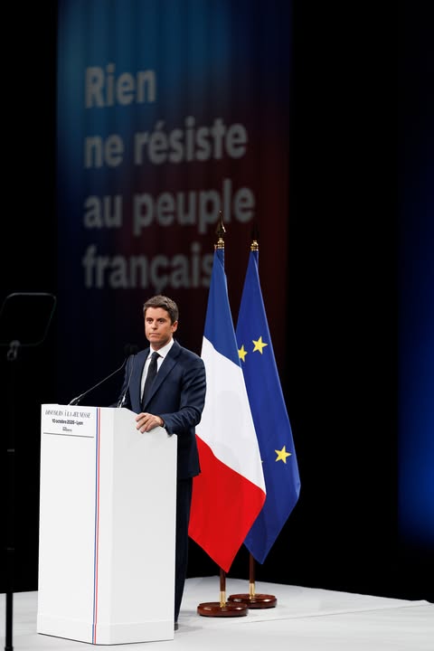 Dès la première, je propose un contrat entre chaque lycéen de la voie professionnelle et une entreprise partenaire pour garantir, après le diplôme, une proposition d’emploi, une alternance ou une poursuite d’études. A…