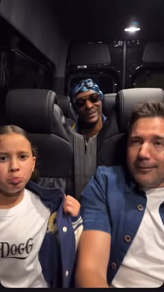 A year ago we did this with the one and only @snoopdogg When he was last in Australia. My mum actually confiscated Snoop’s first album from me when I was 13 - I got it back though😂The day after we filmed this, my mum…