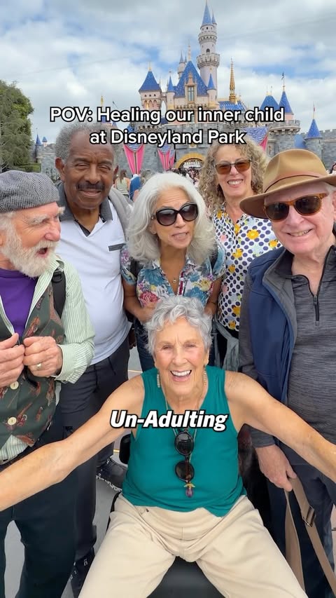 It’s Un-Adulting season! @expedia sent us to Disneyland Park to prove you’re never too old to be a kid again. We haven’t had this much fun in years! Check Expedia’s Unpack ‘27 report for more travel trends at the link…