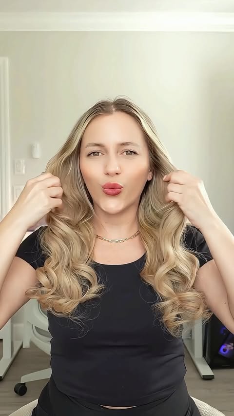 Good hair days hit different when you find the right styling tool! ✨💖 I’ve been loving how easy it is to style my curls and create a look that feels like me. Whether I’m going for soft, bouncy curls or a more defined…