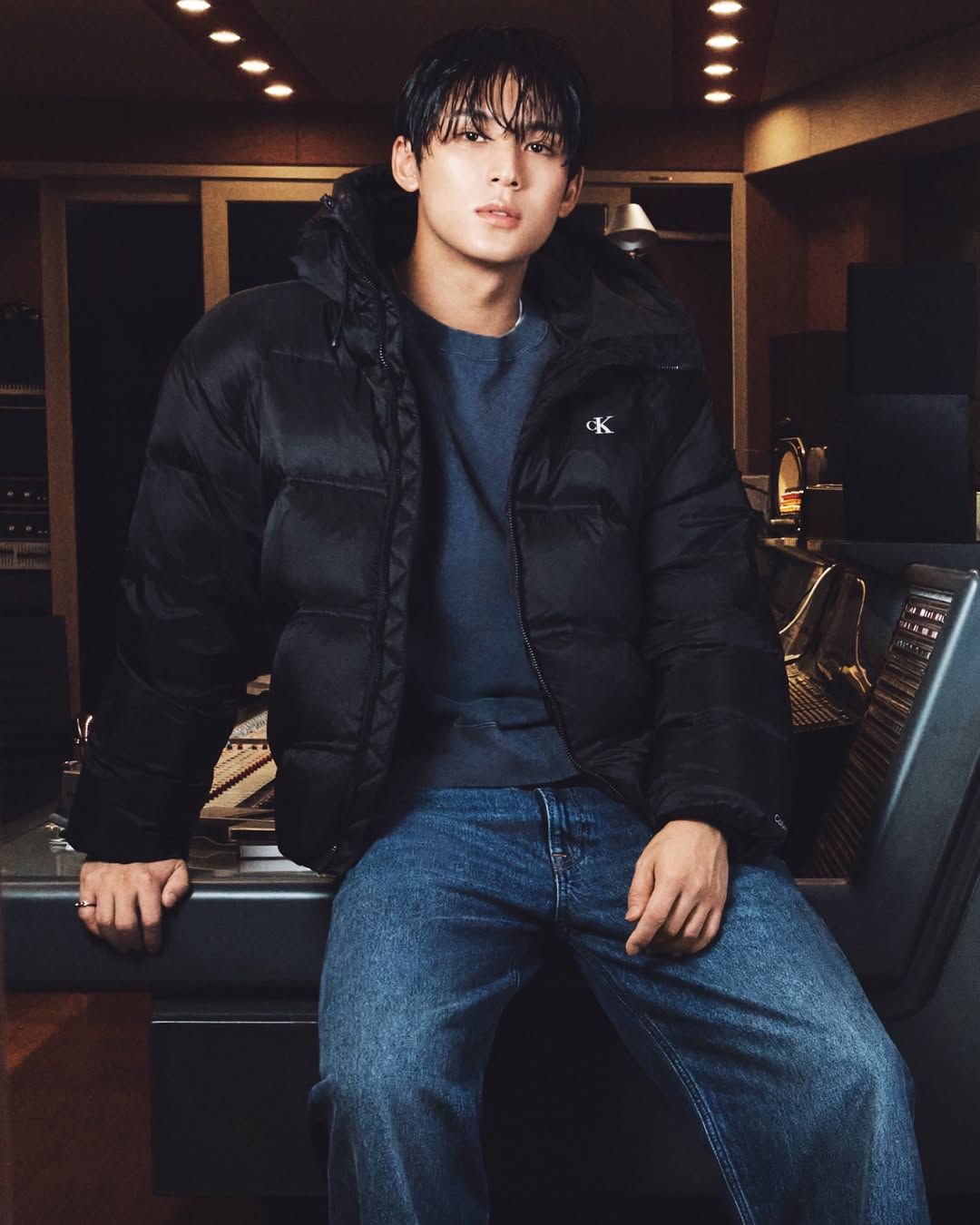 @min9yu_k feels warmth in fall layers. A sleek, logo puffer and Baggy Jean. Iconic styles to wear on repeat. Find your fall look on CalvinKlein.com