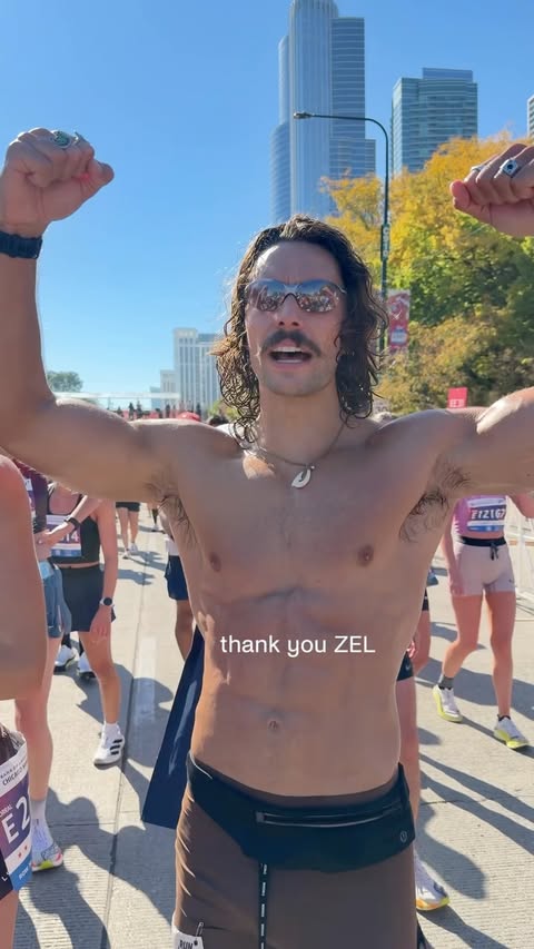 The finish line hits different when you know everything it took to get there. 42.2 km in 3:20. You did it, @fonzian! 👏🏻 #WeDareYou #ZelHotels #ChicagoMarathon #ChicaGOtheDistance