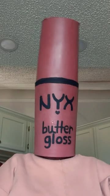 who’s being a butter gloss for halloween? 🙋‍♀️ @probably_prisma and i are! - #nyxcosmetics #nyxprofessionalmakeup #diy #halloween #makeuptutorial #NYXCosmeticsxPartyAnimals