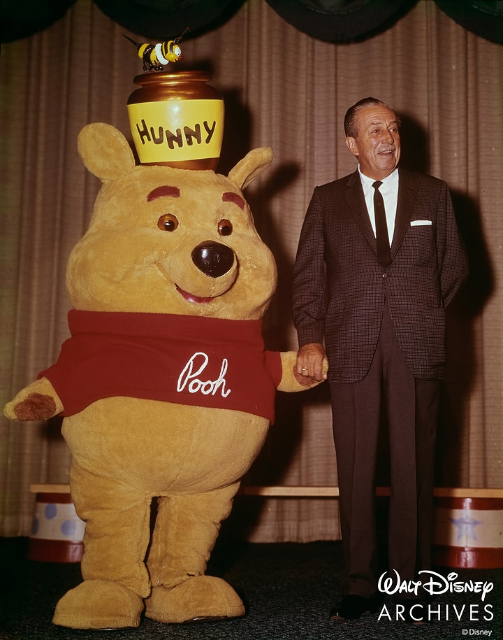 Willy, nilly, silly, old bear! Today, we’re celebrating 100 years of Winnie the Pooh with these timeless illustrations from the Walt Disney Archives. 🐻🍯 #WinniethePooh100