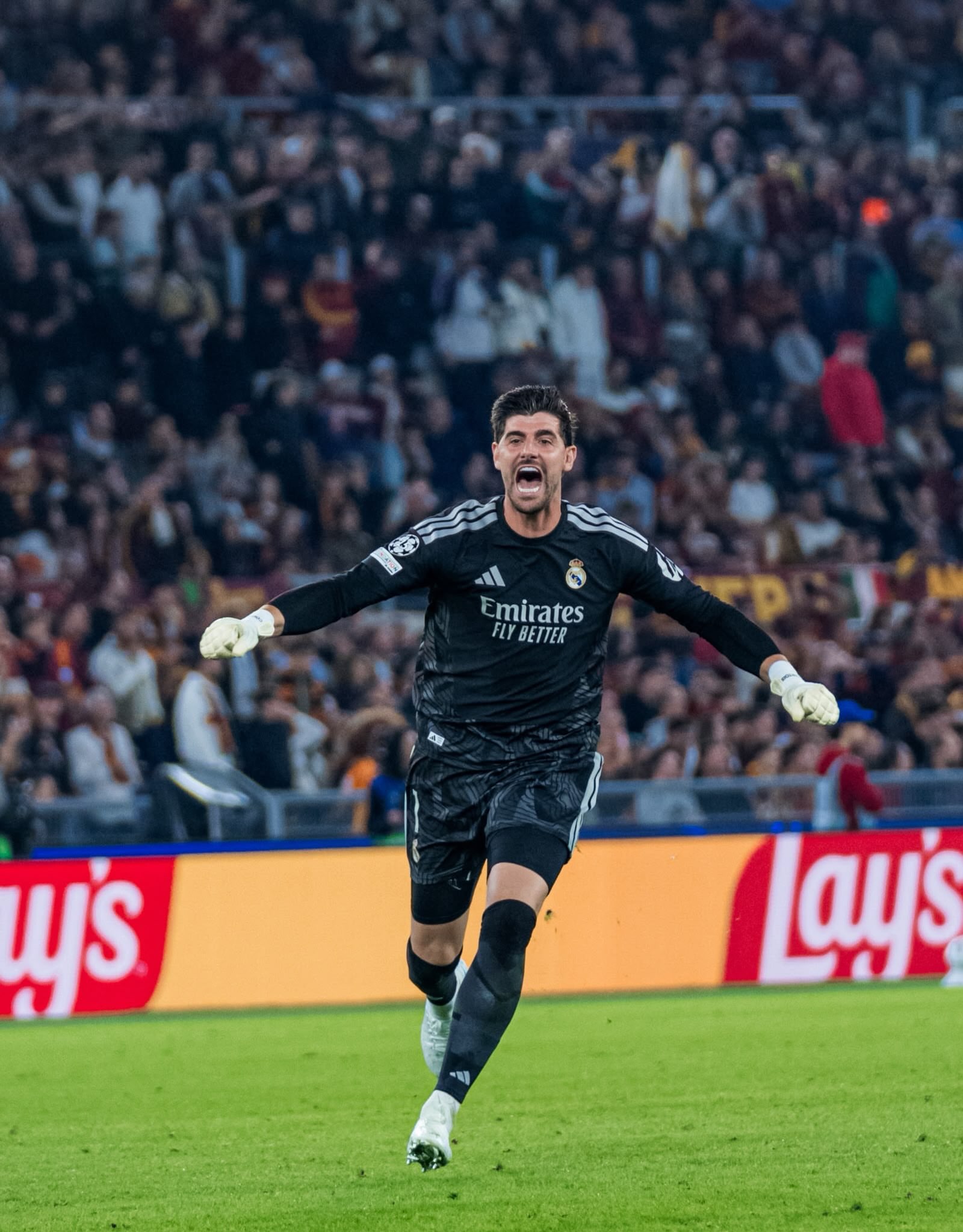 Con cosas que mejorar pero orgulloso por la reacción del equipo. Hasta el final! 🤍 #HalaMadrid