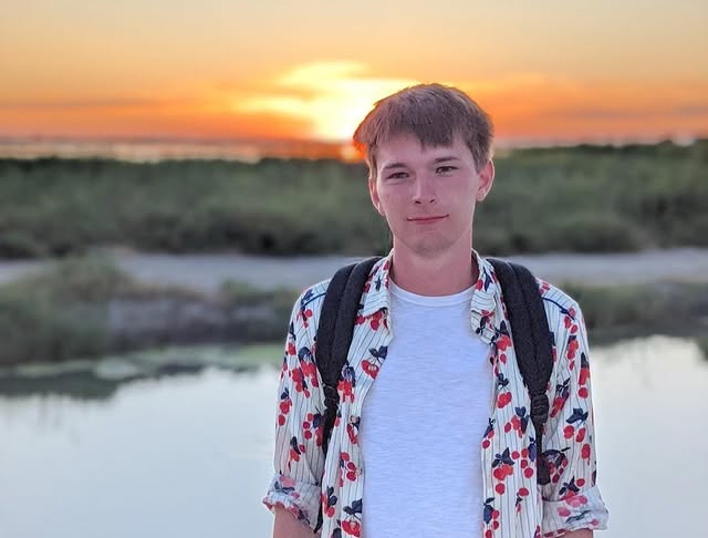 Le maire Karim Bouamrane et la Municipalité rendent hommage à Paul Varry, jeune Audonien de 27 ans, tragiquement décédé il y a deux ans, tué par un automobiliste. 🚲 Militant engagé pour le développement du vélo et la…