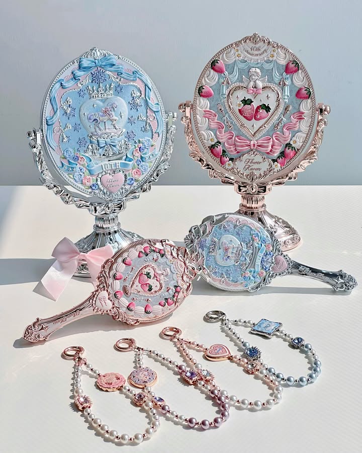 Your everyday essentials, with a little Flower Knows magic. 🎠💕 Meet our 10th anniversary accessories: 2 Vanity Mirrors, 2 Paddle Brushes, and 4 Phone Charms. Pretty little additions to make your everyday routine fee…