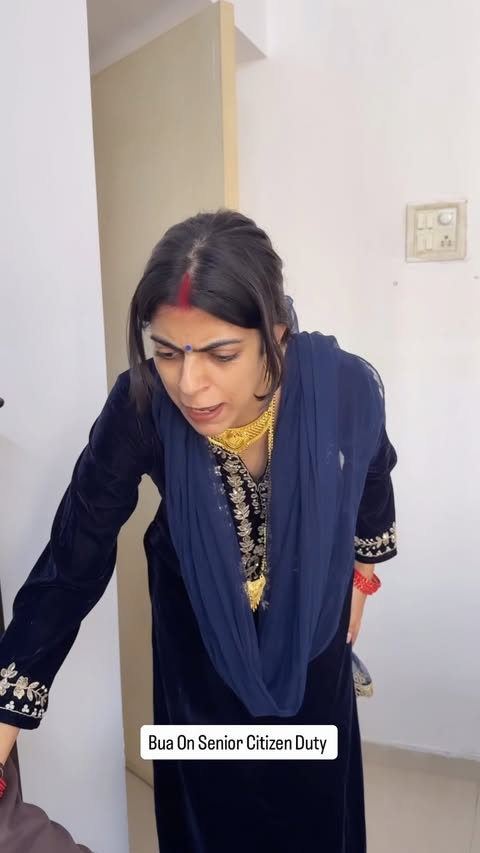 Amma….Mai bahar he khadi hoon bathroom ke ..aajao jaldi.. #rjkarishma #reels