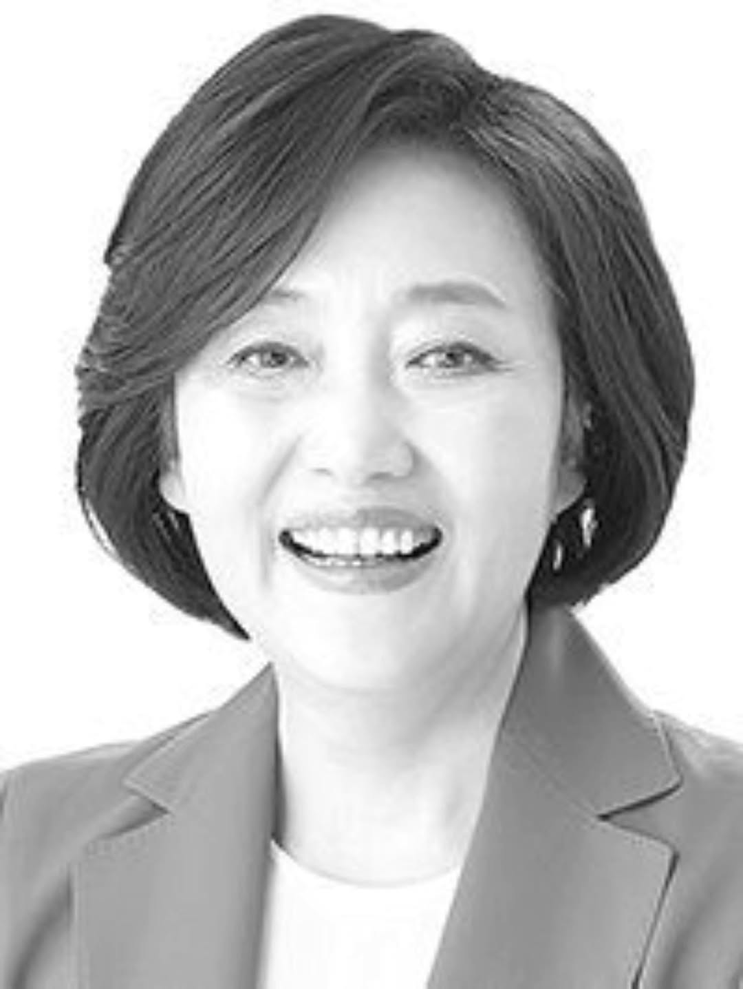 [산업의 맥]AI의 2막, 중소기업의 미래를 바꾼다 에이전틱 AI에서 피지컬 AI까지 온톨로지가 기업 경쟁력 정할 것 인공지능(AI)의 시대가 새로운 국면에 접어들고 있다. 질문에 답하고 문서를 작성하던 생성형 AI의 시대를 지나, 이제 AI는 목표를 이해하고 계획을 세워 실제 업무를 수행하는 에이전틱(Agentic) AI로 진화하고 있다. 다음 단계는 현실 세계를 인식하고 로봇과 기계…