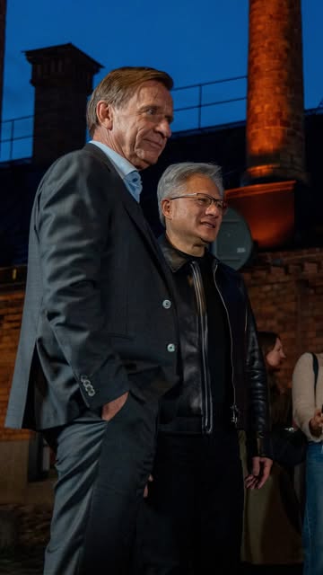 Safe driving is getting smarter. ⚡️ NVIDIA CEO Jensen Huang and Volvo Cars CEO Håkan Samuelsson came together in Stockholm last night to mark the next phase of our partnership, bringing AI and computing together with …