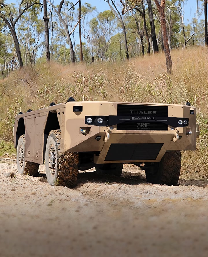10 tonnes. One uncrewed vehicle. Multiple missions. 🇦🇺 Meet BladeHAUL®, the hybrid-electric XL-UGV developed by Thales Australia and 3ME Technology. @thalesaustralia #Defence #Australia