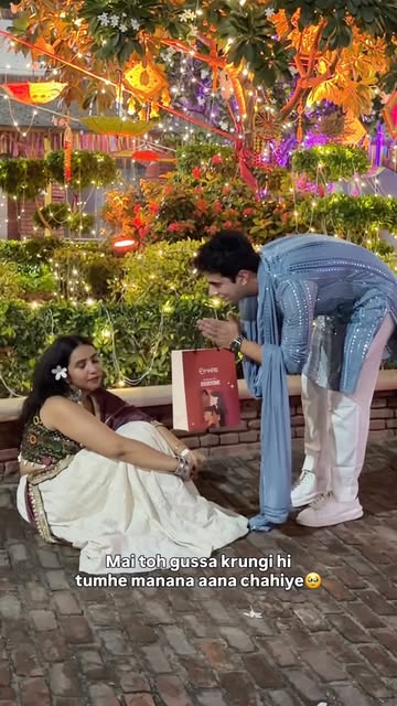 Har garba ke bich thoda roothna, thoda manana zaroori hai! (Makeup ke sath 🥹💄) . . . . . #couplereel #navratri #happynavratri❤️ #cute #makeup { makeup reel, couple reel, cute couple navratri, couple pose navratri, t…