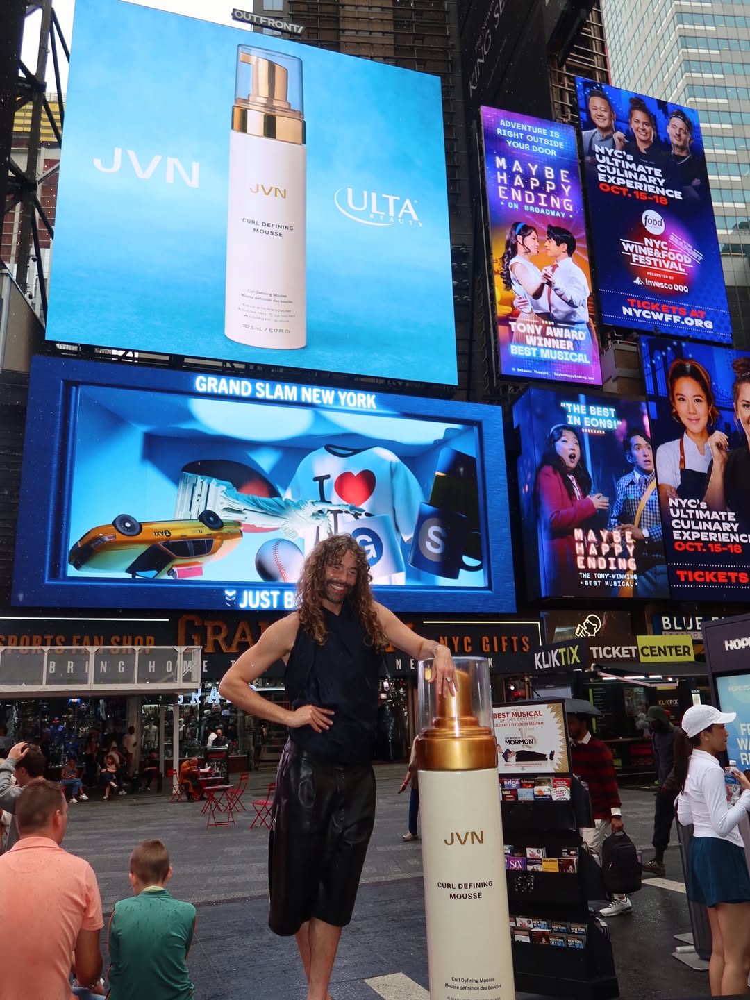 Five years of JVN Hair, and this moment belongs to YOU.💛 From the curls that inspired us, to the voices that helped shape our products, to the 12,000+ of you who answered our Curl Casting Call, you’ve always been so …