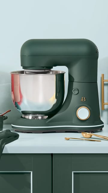 Introducing the Piping Collection 🎨 A new way to do color in the kitchen, with three two-tone pairings that feel unexpected, playful, and made to stand out 😍 You can now find some of your favorite kitchen appliances…