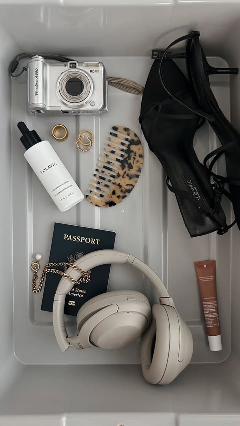 Appreciate the little things in life... like LolaVie minis 🤍 TSA-approved, gym-bag ready, and cute enough to keep on your vanity. Exclusively @ultabeauty @douglas_cosmetics @meccabeauty @nocibe_france