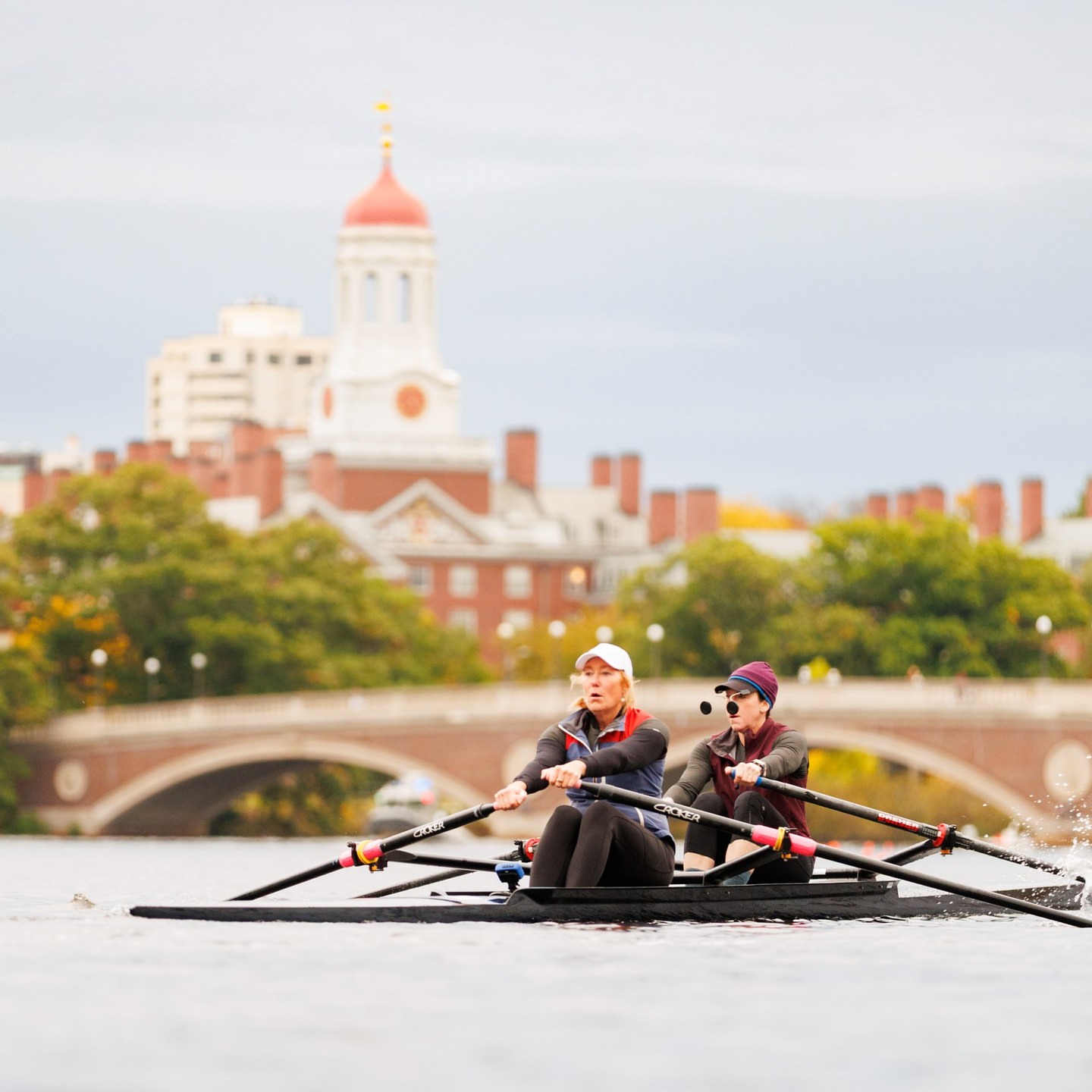The Head of the Charles Regatta has begun! Today was the start of the world's largest 3-day regatta. The race runs right through Harvard's campus along the Charles River and welcomes more than 12,000 athletes 🚣 Photo…