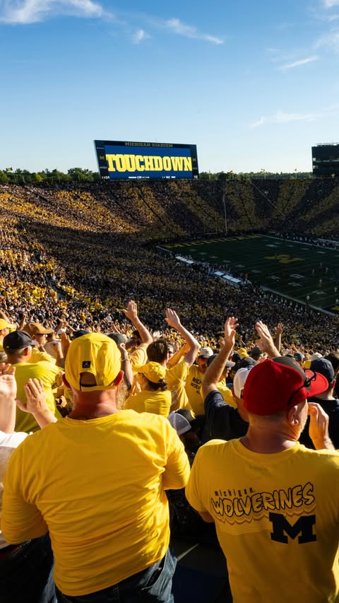 No better place in the world. Ann Arbor, Michigan. Homecoming. Go Blue 〽️