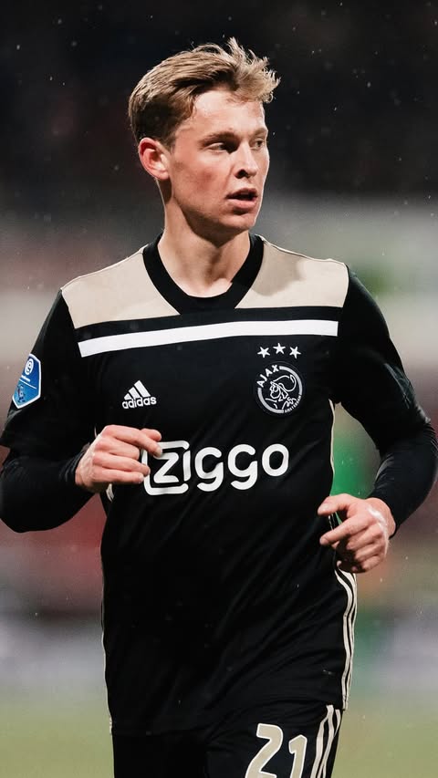 From the Ajax Archives: untouchable Frenkie 🫨 🤝 @ALLSAFEMiniOpslag