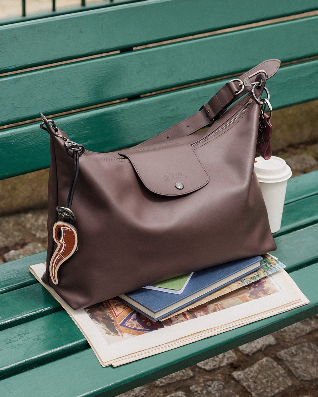 COLOR STORY #2: THE PARISIAN MOCHA BREAK​ ​ Mocha meets Le Pliage Xtra bag in a rich tonal expression that recalls Longchamp’s leather savoir-faire and the natural palette of the Maison.​ ​ Served à la Parisienne.​ Co…
