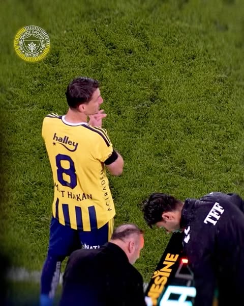 Some moments from last night. 💛💙 🔙 #FBvALY