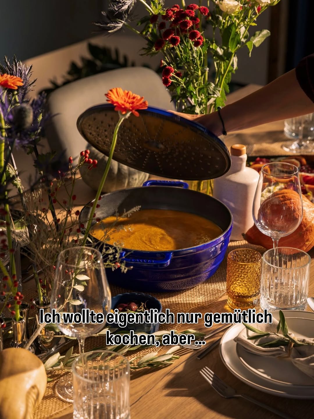 Ich wollte wirklich nur gemütlich was Einfaches kochen und plötzlich sah der Tisch aus wie im Restaurant 😂❤️ ABER ich verspreche euch: Das sind alles EASY Rezepte! 😍 Super einfach vorzubereiten, absolut gelingsicher…