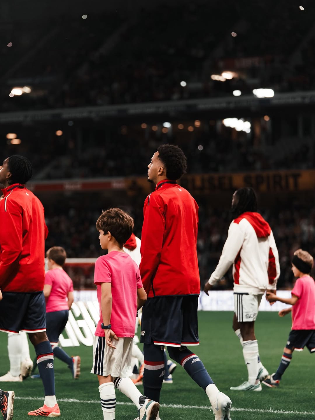 🔙❤️🤍