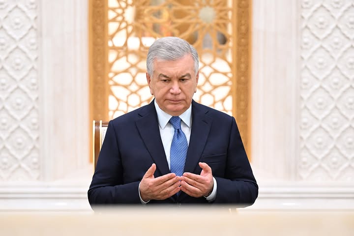 Davlatimiz rahbari Samarqandga tashrifini Imom Buxoriy yodgorlik majmuasini ziyorat qilishdan boshladi. — Глава нашего государства начал поездку в Самарканд с посещения мемориального комплекса Имама Бухари. #Mirziyoye…