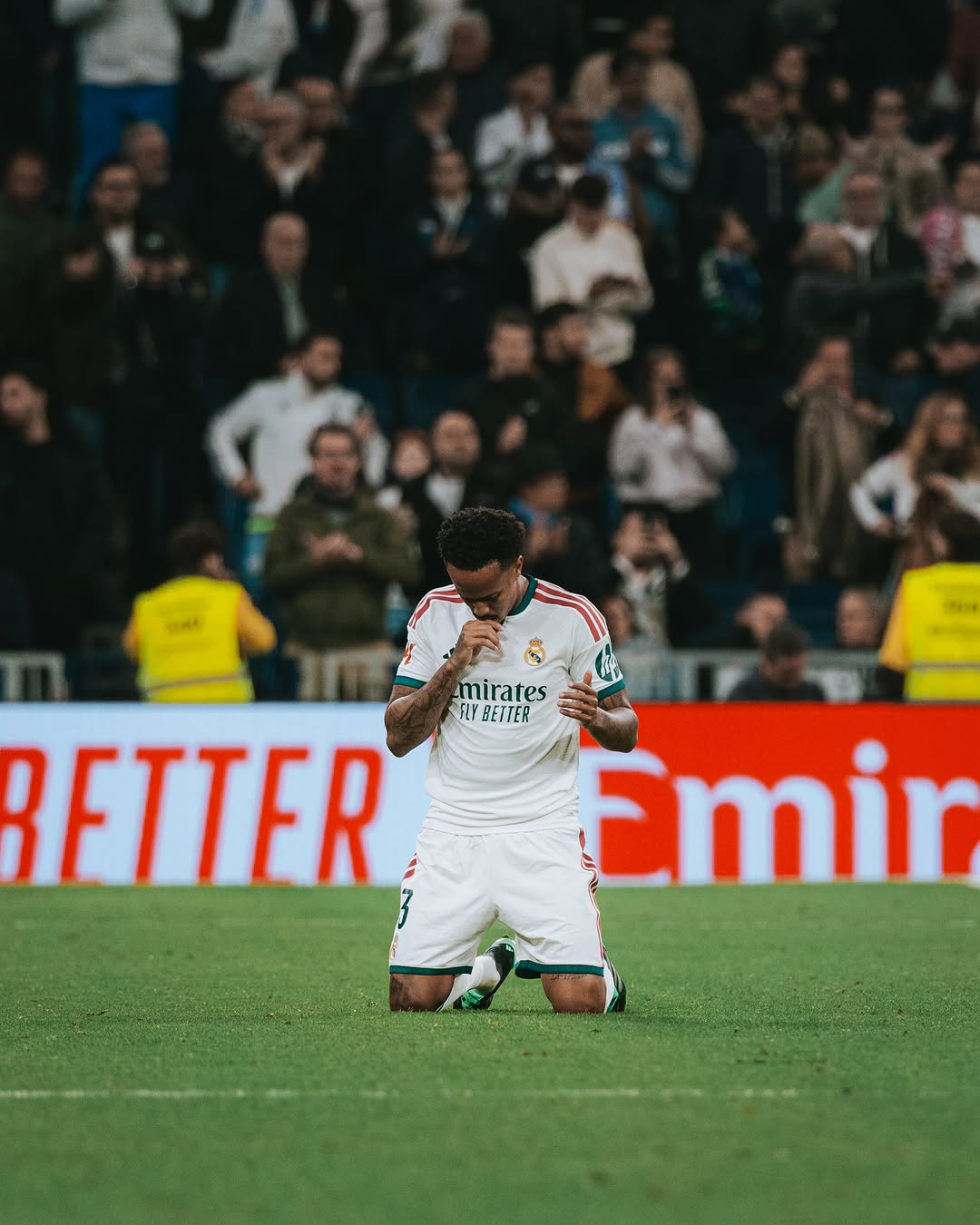 Muchas gracias a todos por esta noche tan especial. Volver después de tanto tiempo y recibir este cariño de nuestra afición ha sido inolvidable. Gracias a Dios, a mi familia, a mi mujer y a todo el equipo por esta gra…
