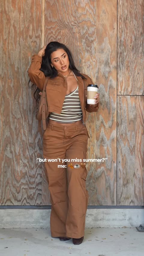 It’s burrrr snz babes🍂☕️ wearing👇🏽 Brami tank - sm - multi stripe Wide leg cargos - m - carheart Denali jacket - m - carheart @buffbunny_collection