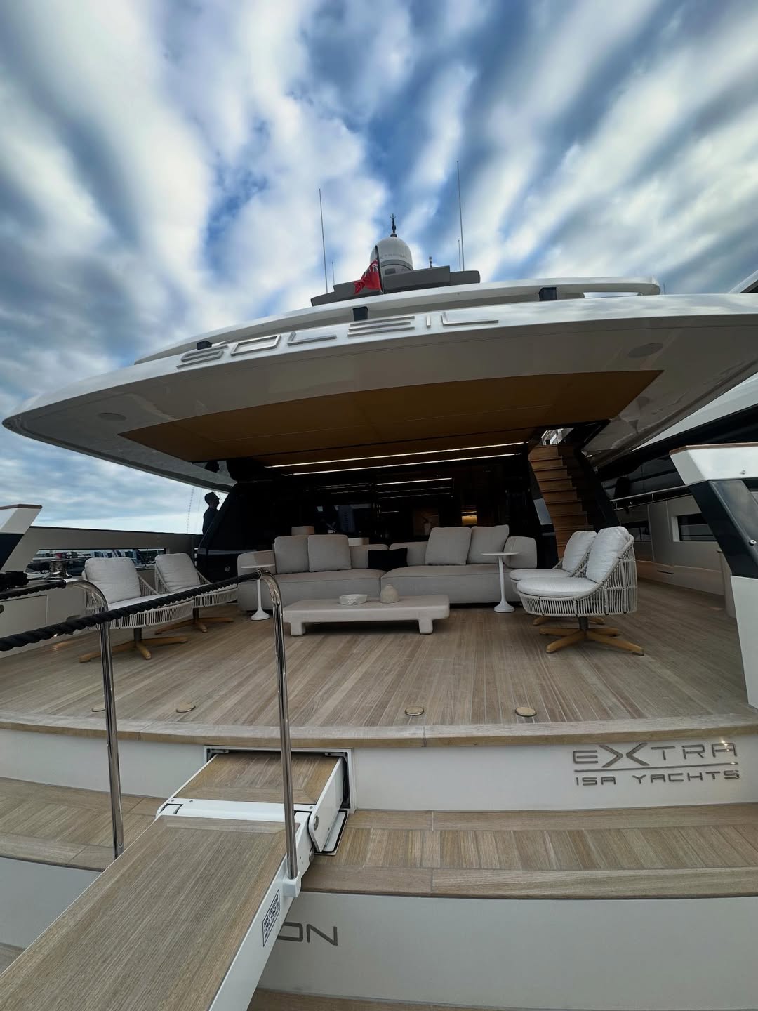 Pazar günü İstanbul’da Ataköy Marina’da düzenlenen Bosphorus Boat Show tekne fuarına gittim. Yıllardır şehrin uzak uçlarındaki marinalarda yapılan fuarlara gidip gelirken saatler kaybederken, neredeyse kentin göbeğind…
