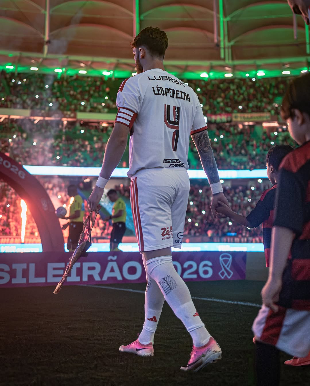 Vitoria merecida, conquistada do início ao fim do jogo. Grande postura, agora é descansar e pensar no próximo. Segue o Líder! ❤️🖤 Nos encontramos quinta feira no Maracanã ? 😝😝