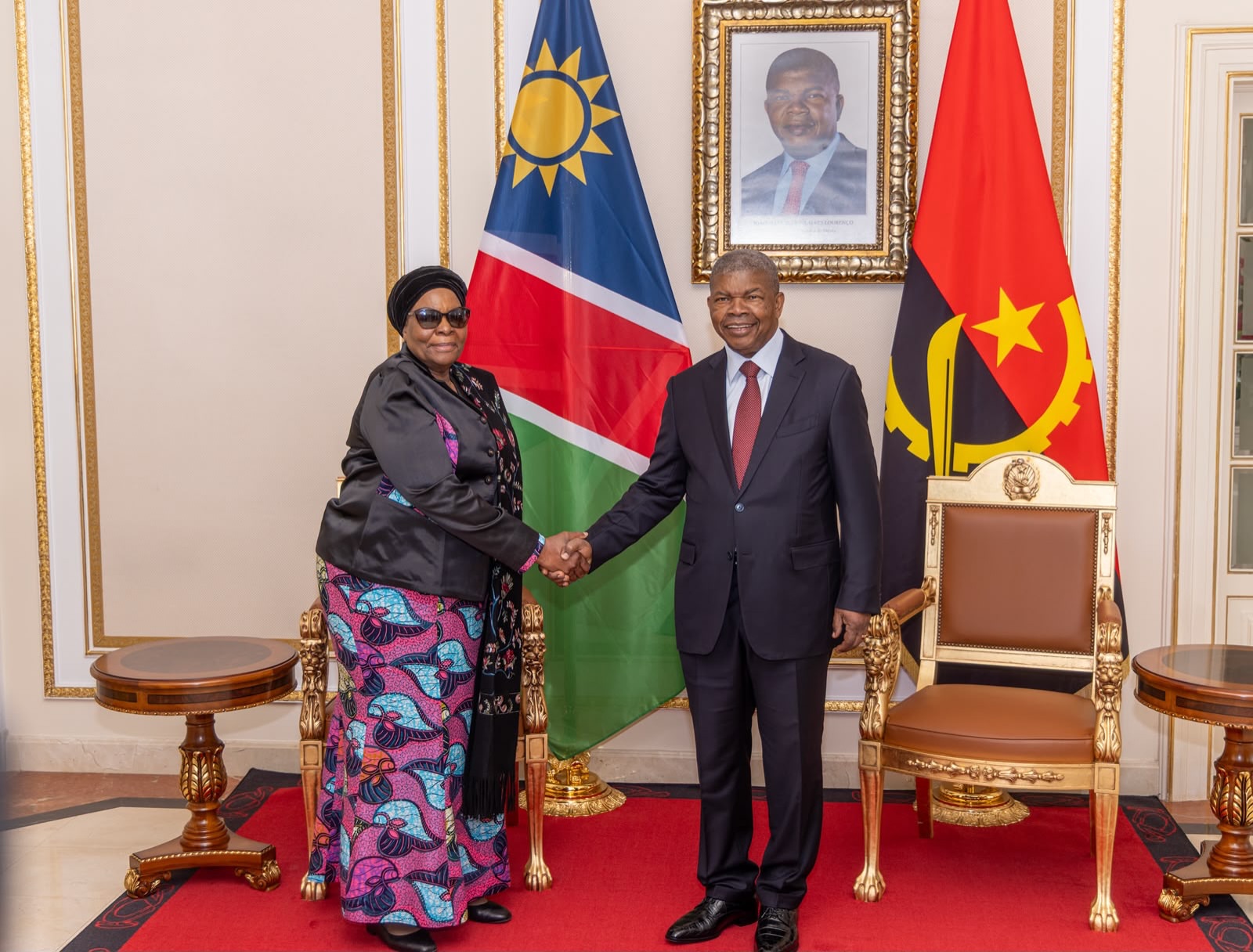 ANGOLA E NAMÍBIA DEFENDEM CONJUGAÇÃO DE ESFORÇOS PARA O DESENVOLVIMENTO REGIONAL E CONTINENTAL Os Presidentes da República de Angola, João Manuel Gonçalves Lourenço, e da República da Namíbia, Netumbo Nandi-Ndaitwah, …