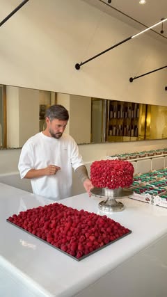 Création framboisier XXL pour nos événements @lemeuriceparis dans nos salons privés ❤️ #cedricgrolet #lemeurice