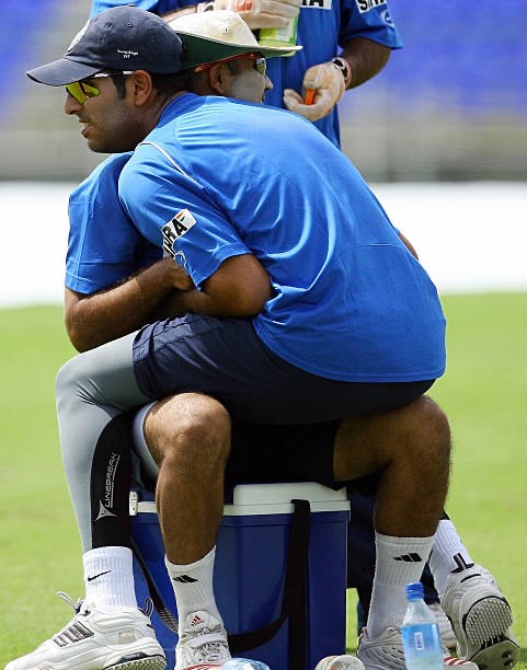Pehle Inki batting se bowlers the pareshaan aur ab inki baatein macha deti hain toofan 🌪️ Iss Nawab ka jawab nahi! Happy Birthday Viru 🎂 lots of love brother and hope you have a lovely year ahead! ❤️ @virendersehwag
