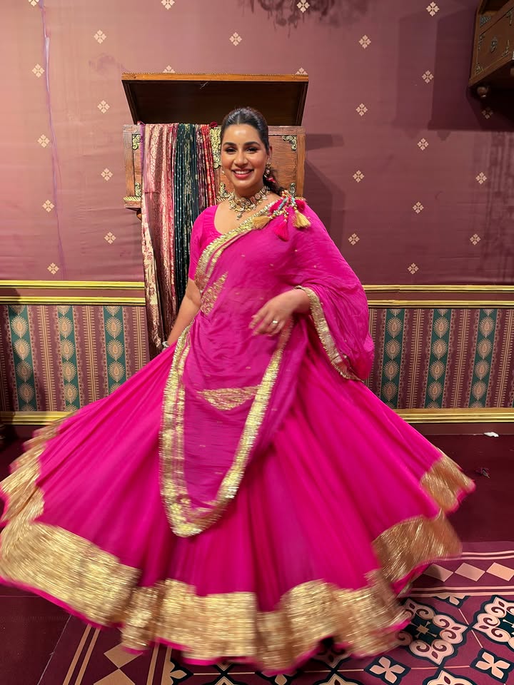 swipe for evidence that I take dressing up very seriously all lovely homegrown labels @house_of_turquoise @khakobyheenapatel @tunnavaya @shardaagarwaldesigns @kkashni_studio @tussah_siddhishah @mortantra @aham_jewelle…