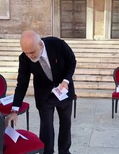 Publicación de Edi Rama