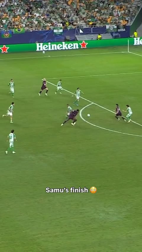 The link-up play in the build-up 🤤