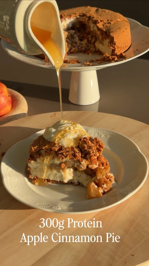 300g PROTEIN in the best FALL DESSERT ‼️🍎 This is my beautiful apple cinnamon upside down cheesecake 😁😁 Comment Apple for the full recipe 🫶🏻 #animalbaseddiet #highprotein #proteindessert #cheesecake