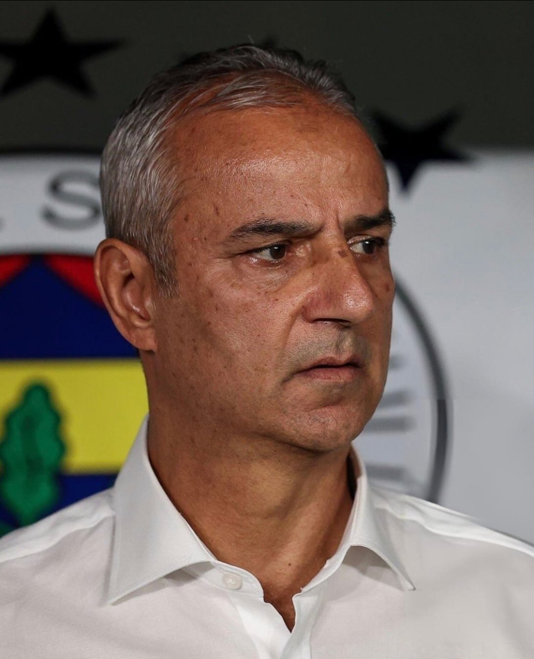 Fenerbahçe tribünleri: İsmail Kartal istifa!