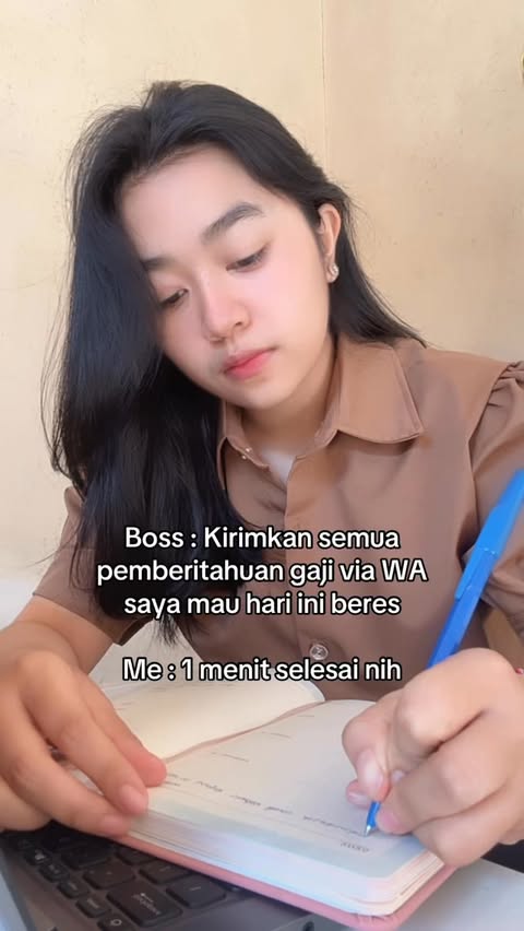 Komen “Belajar” aku kirimkan file latihan materi dan kunci jawaban template yang bisa kamu langsung pakai🙌🏻 Kombinasi rumus XLOOKUP emang gacor banget sih ngebantu kerjaan jadi satset😂 Follow @dewimalini_ buat tips…